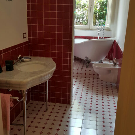 Bagno classico in rosso